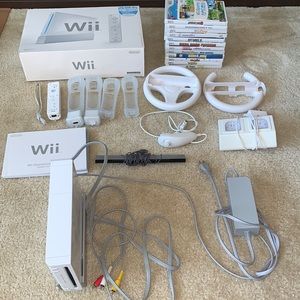 Nintendo Wii + Accessories + 13 Games